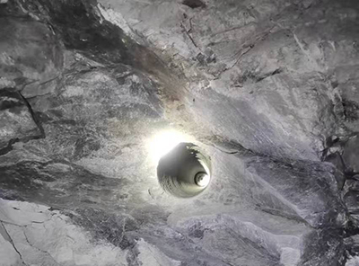 新疆金礦288米小孔已導通